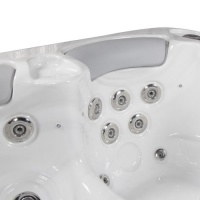 Гидромассажный мини спа-бассейн Wellis Titan Гидромассажный мини спа-бассейн Wellis Titan